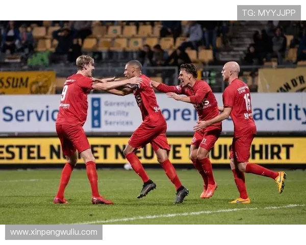 阿贾克与格拉夫的精彩对决揭示足球战术与团队合作的魅力 阿贾克与格拉夫的精彩对决揭示足球战术与团队合作的魅力