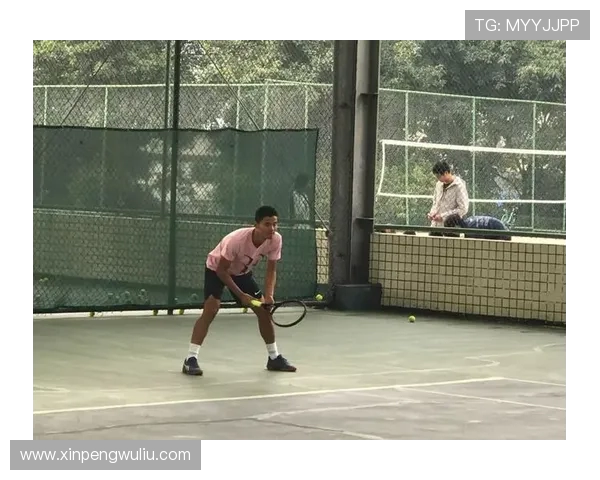 成都网球队意识提升与发展探讨:网球运动中的团队协作与个人成长分析 成都网球队意识提升与发展探讨:网球运动中的团队协作与个人成长分析